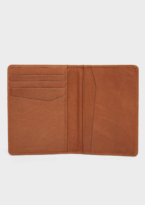 Portefeuille pour passeport en cuir grainé cognac - 2 - Father & Sons   - 17 